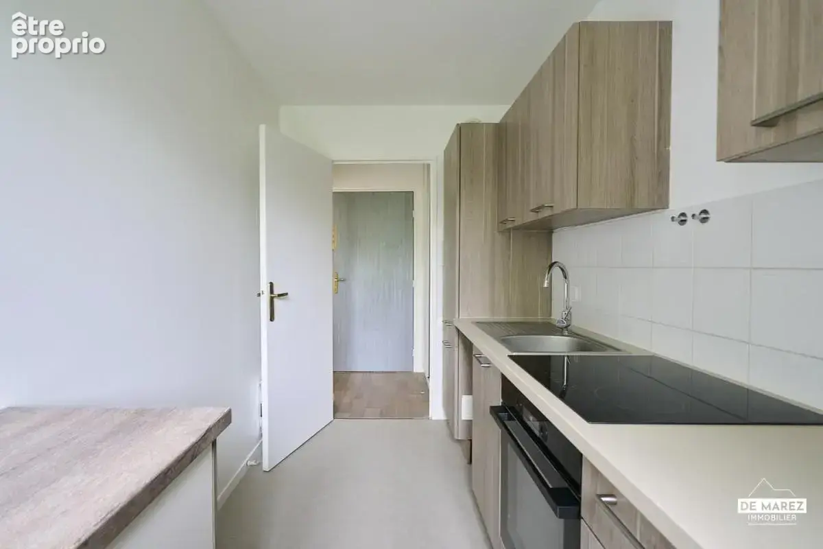 Exclusivite : t2 renove au dernier etage avec balcon, garage et cave ! - photo 6