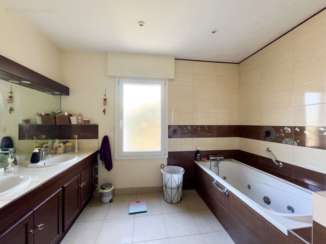 Maison à LA ROCHELLE