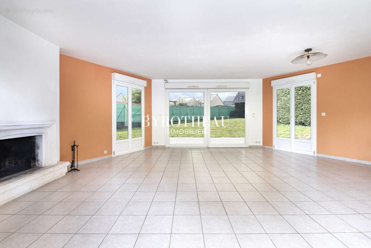 Maison 114 m² à Saint-Augustin-Des-Bois  - photo 5