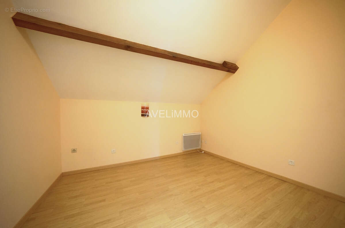 Maison ancienne avec dépendance - photo 12