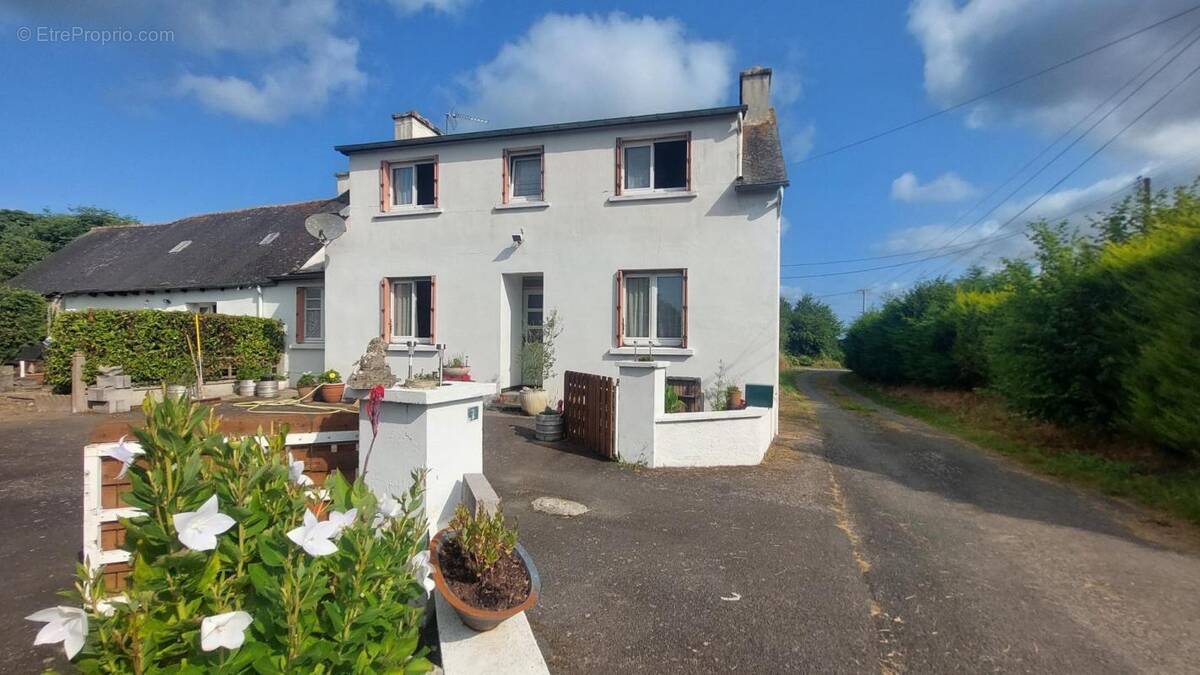 Maison de charme à la campagne - Plus de 15000m² de terrain - photo 1