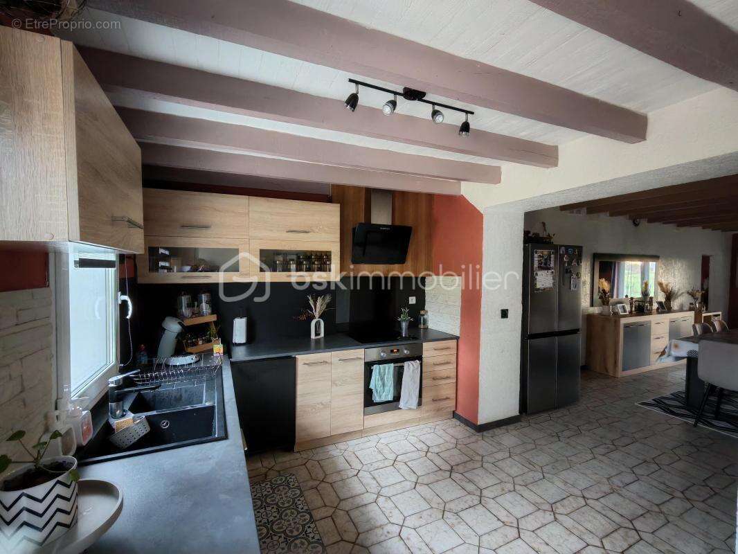 Maison à MONTREVEL-EN-BRESSE