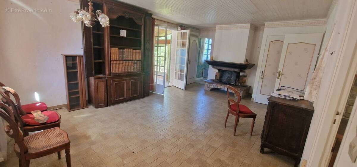 Autre à ROQUEBRUNE-SUR-ARGENS