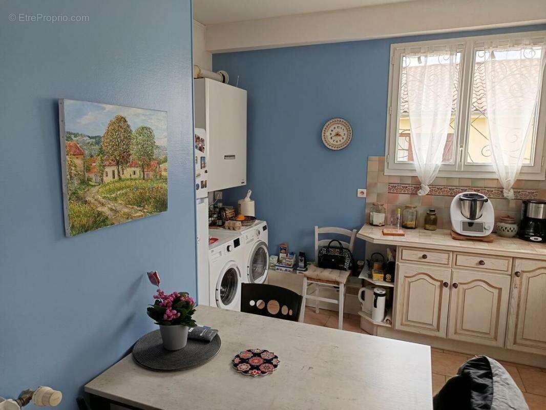 Maison 121 m² à Saint-Medard-De-Guizieres  - photo 2