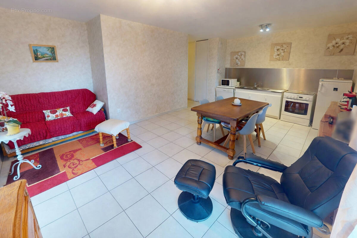 Appartement à SAINT-BONNET-LE-CHATEAU