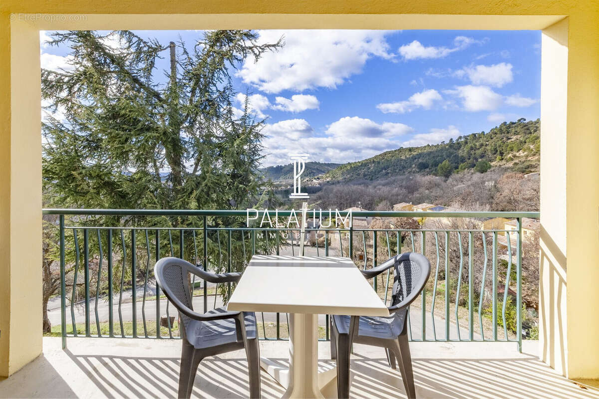 Appartement à GREOUX-LES-BAINS