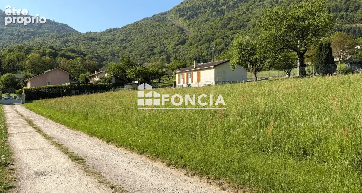 IDEALE POUR UNE CONSTRUCTION DE PLAIN-PIED · à Saint-Pierre-de-Mesage · 199 900 €