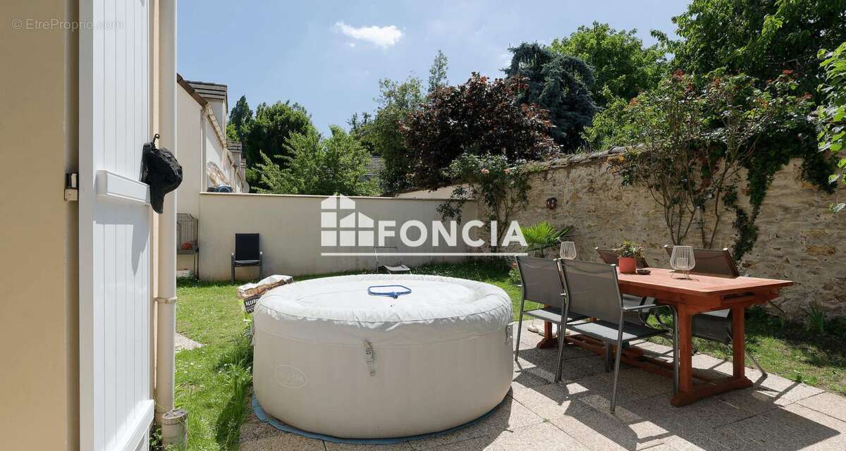 Maison à DAMMARIE-LES-LYS