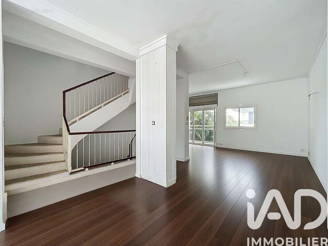 Photo 2 - Appartement à SAINT-DENIS