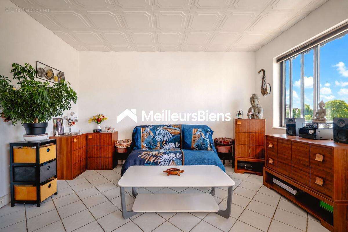 Appartement à FRESNES
