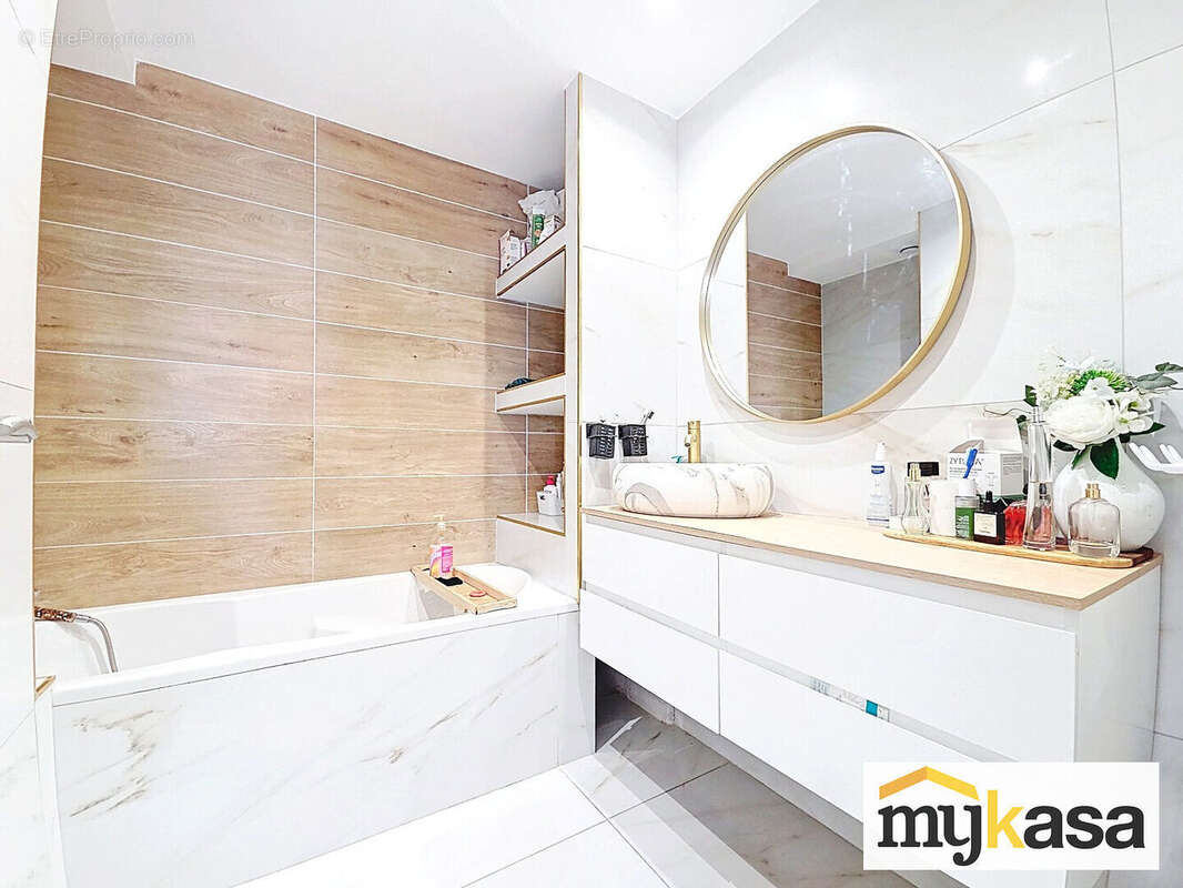 Appartement à PORT-DE-BOUC