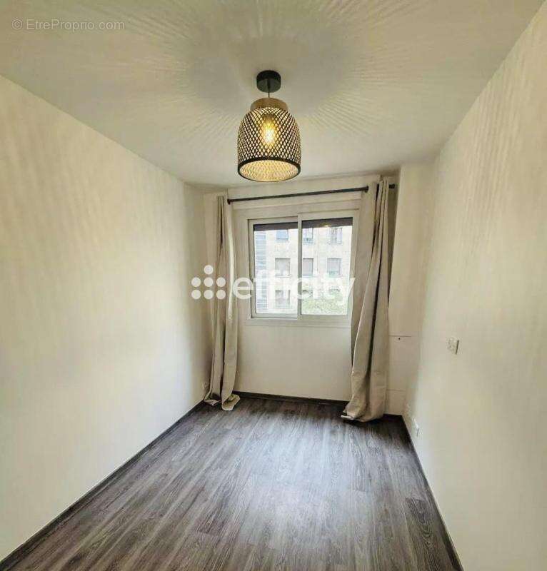 Appartement à PARIS-20E