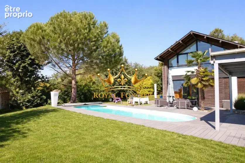 Maison avec piscine de 3.5m x 7m - Maison à CHATELLERAULT