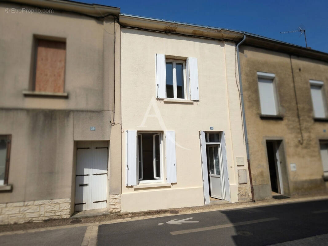 Maison à DOUE-LA-FONTAINE