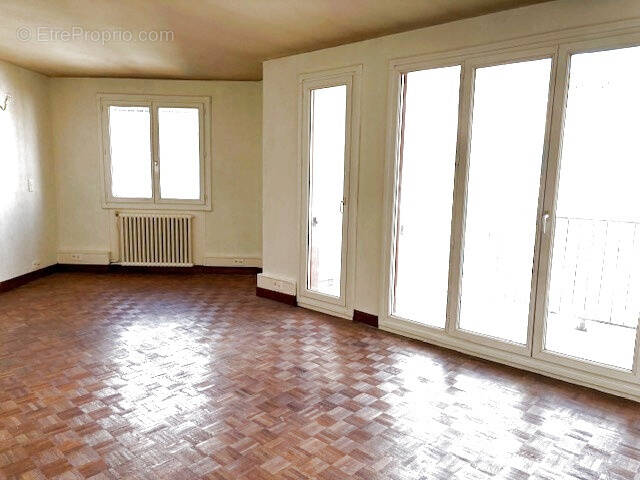 Appartement à PARIS-20E