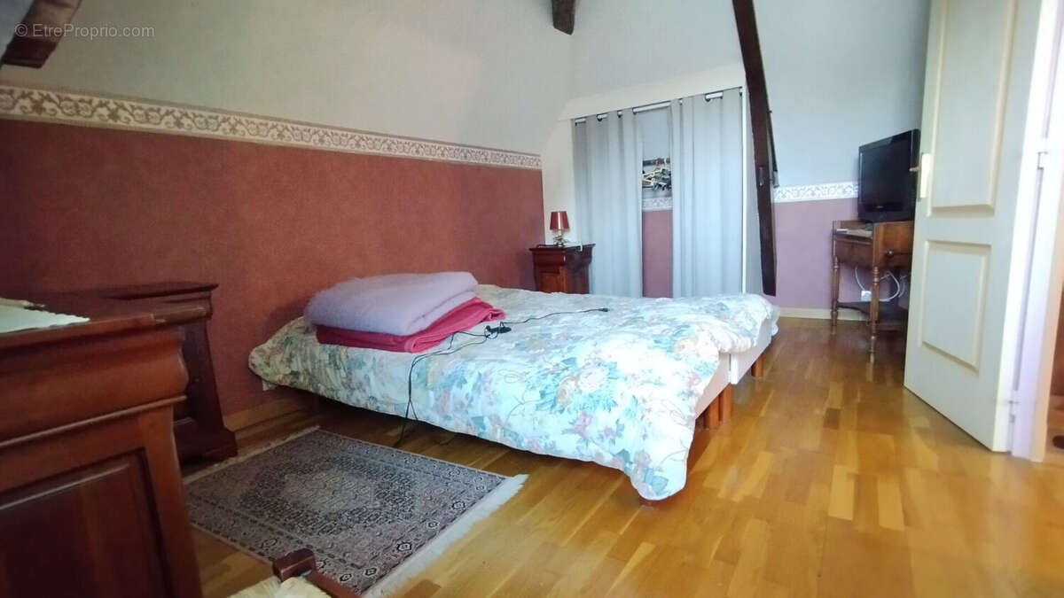 Maison à TOURNON-SAINT-PIERRE