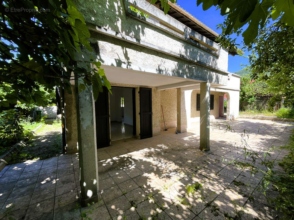 Maison à SAINT-MARTIN-D'HERES