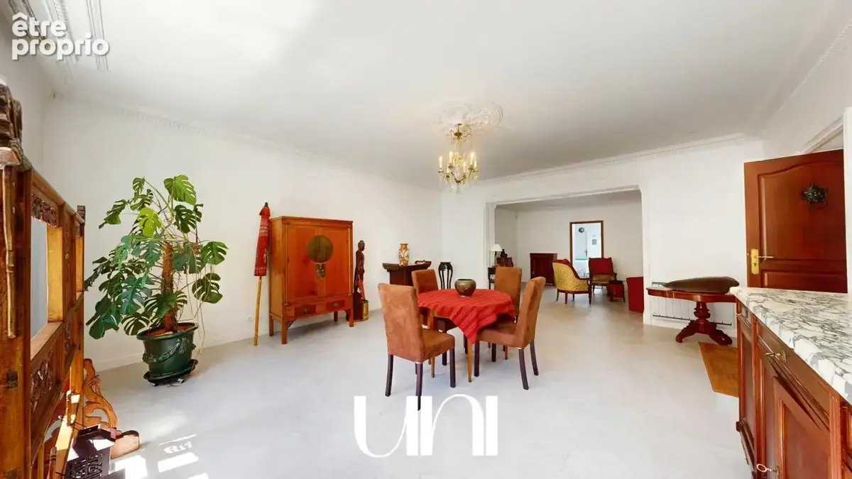 Maison 12 pièces de 365m2 sur terrain de 390m2 - THUE ET MUE - photo 2