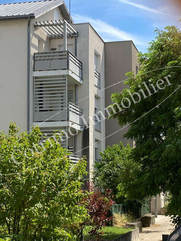 CHASSIEU 69680  Beau T2 de 39,44m²+balcon+parking - photo 4