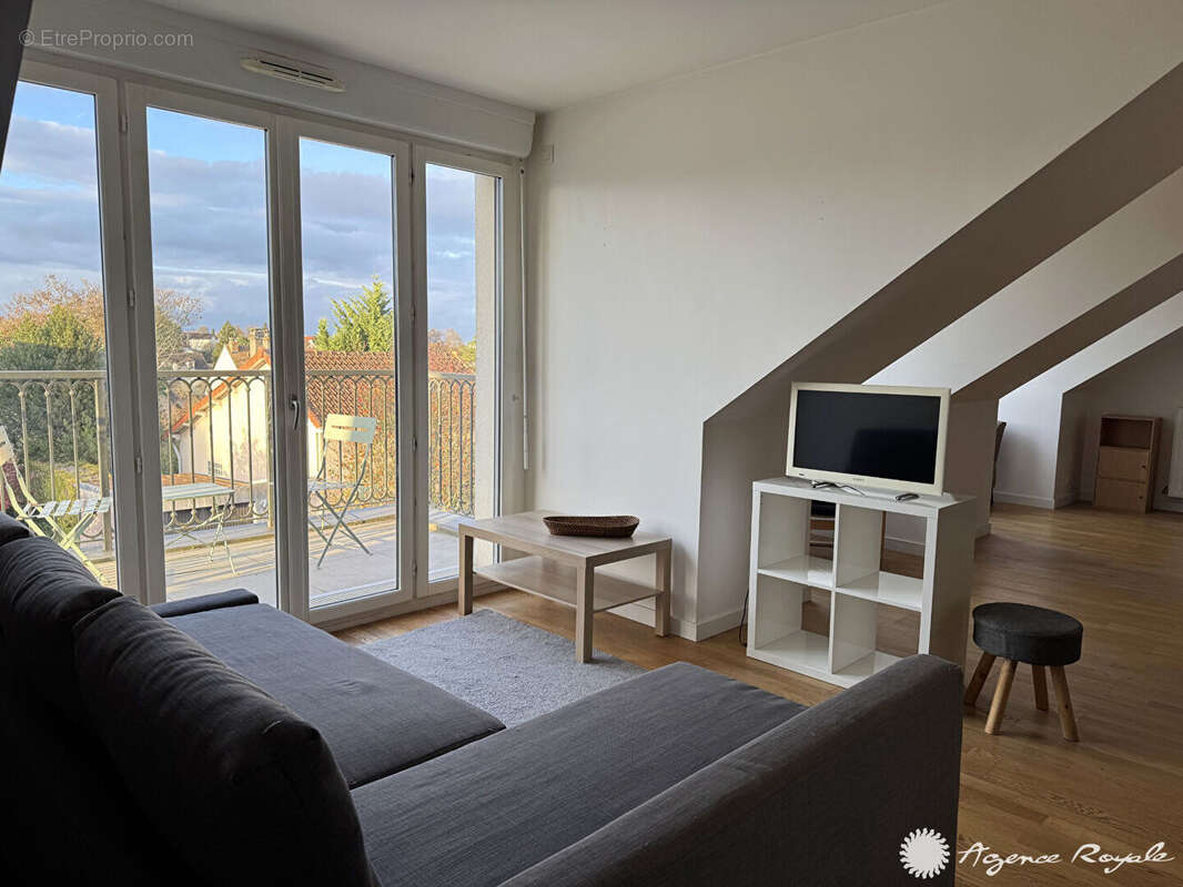 Appartement à MAREIL-MARLY