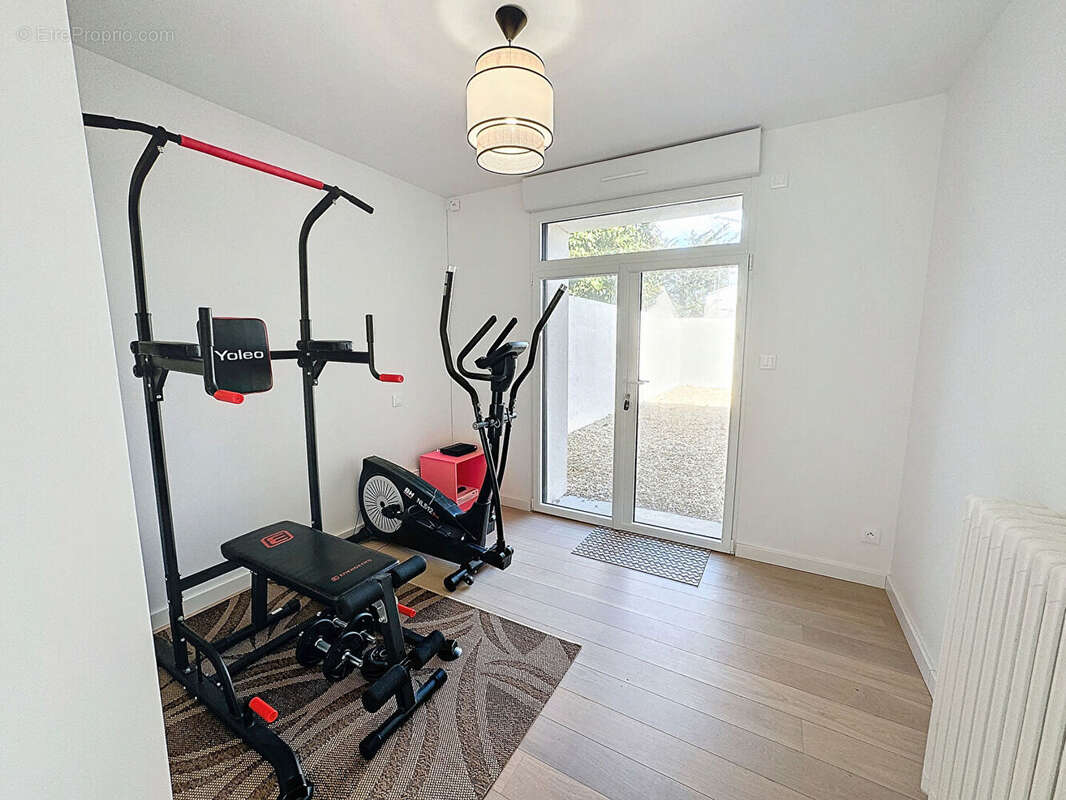Maison contemporaine - Entièrement rénovée - 130,83m²  - 5 chambres - photo 15