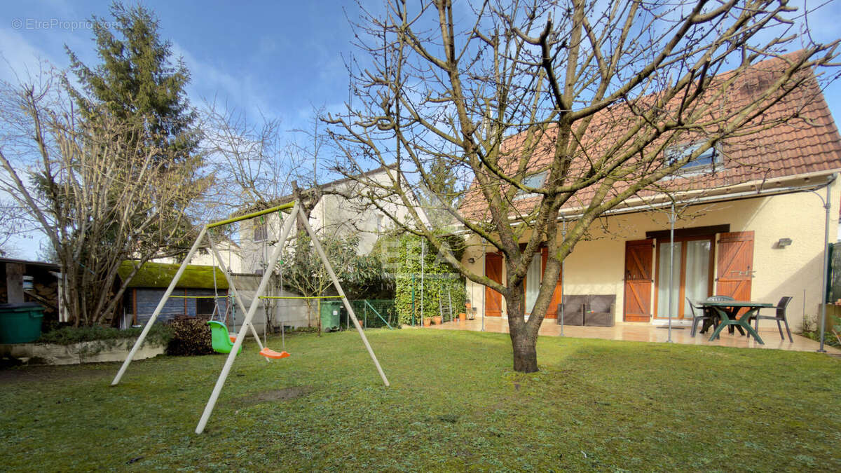 Maison à VIRY-CHATILLON