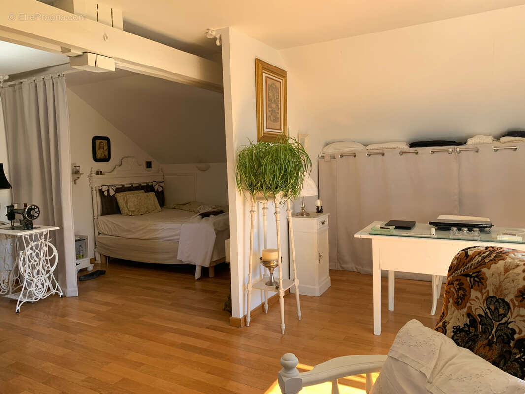 Appartement à LAGUENNE