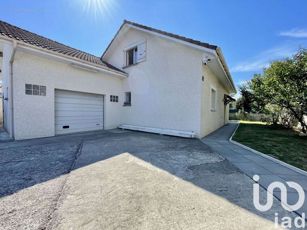 Photo 2 - Maison à RIVES