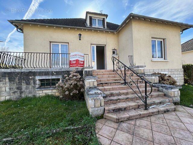 Maison à COSNE-COURS-SUR-LOIRE