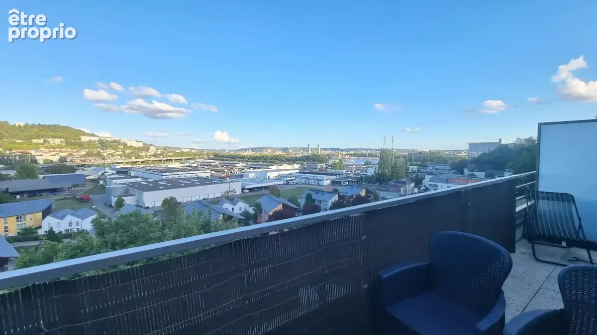 Appartement à vendre 62,66m2  Rouen T3  Dernier étage  Vue exceptionnelle 2 balcons Box et parking - photo 3