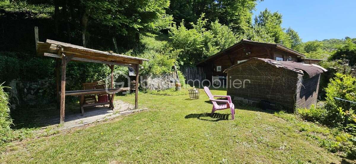 Terrain à BOURGOIN-JALLIEU