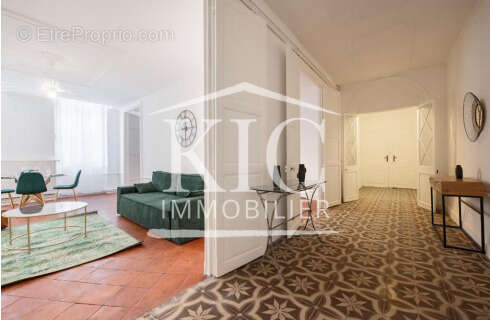 CARCASSONNE CENTRE-VILLE - Appartement de caractère de 120 m2 - photo 4
