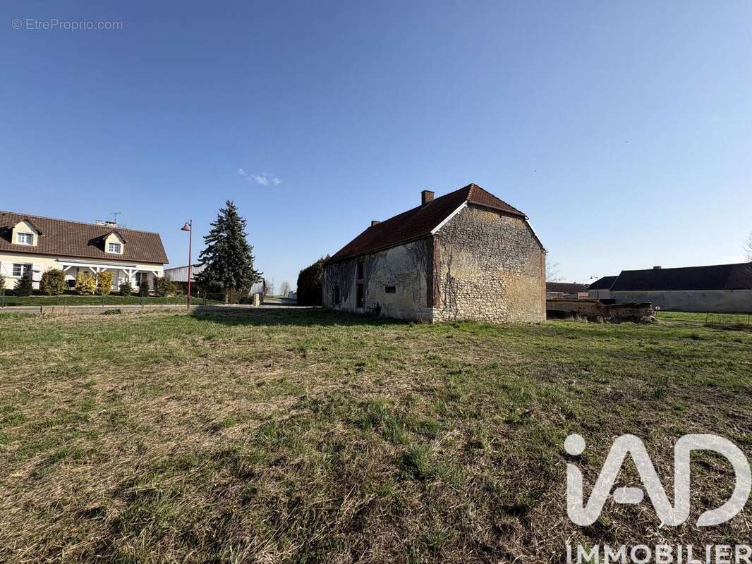 Maison 75 m² à Val-Des-Marais  - photo 2