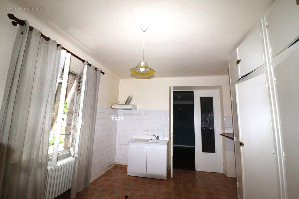 Appartement à VITRAC-SUR-MONTANE