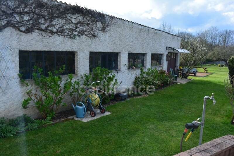 Dpt Cher (18), à vendre proche de NEVERS maison P8   Garage atelier, terrain batir - photo 17
