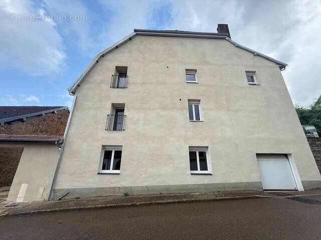 Appartement à POUILLEY-LES-VIGNES