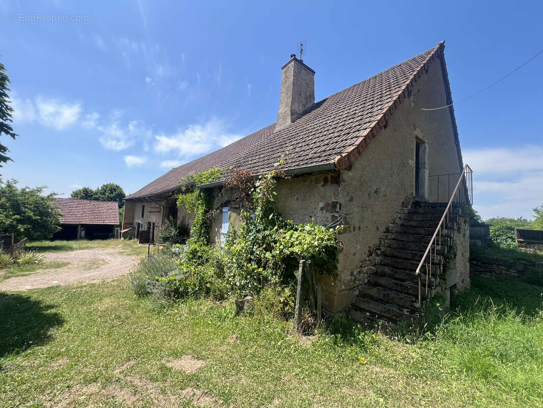 Maison à MARCILLY-LA-GUEURCE