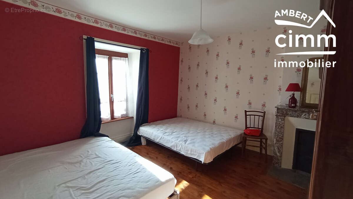 Maison à TOURS-SUR-MEYMONT