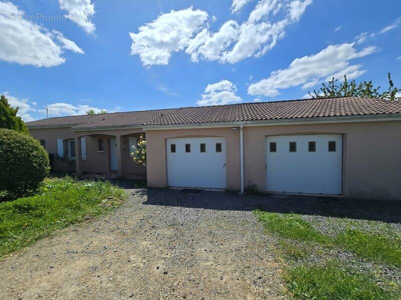 Maison à EXIREUIL