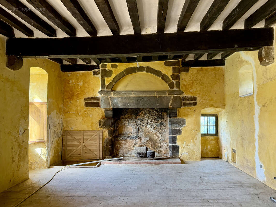 Maison à MEZIERES-SOUS-LAVARDIN