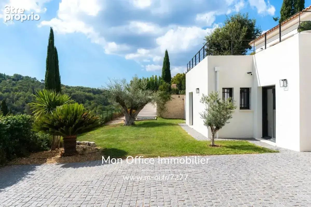Référence : 7277-ABO - Maison contemporaine de 240 m² avec piscine et vue dégagée – Saint-Marc-Jaumegarde - photo 15