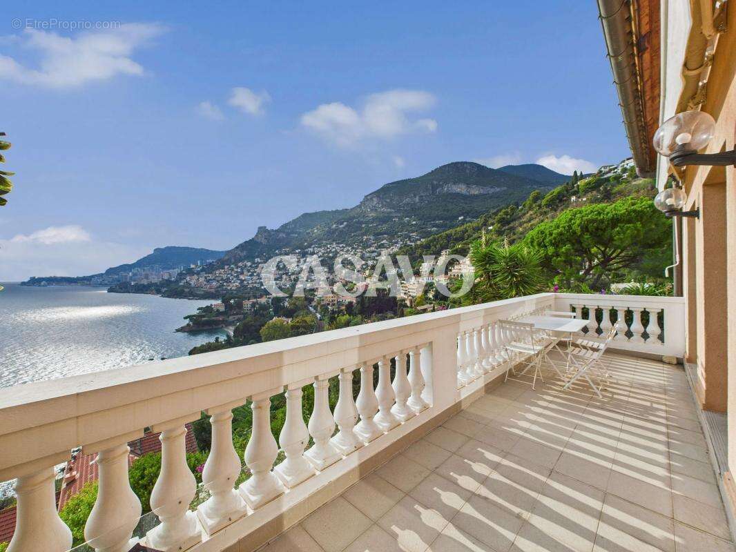 Appartement à ROQUEBRUNE-CAP-MARTIN