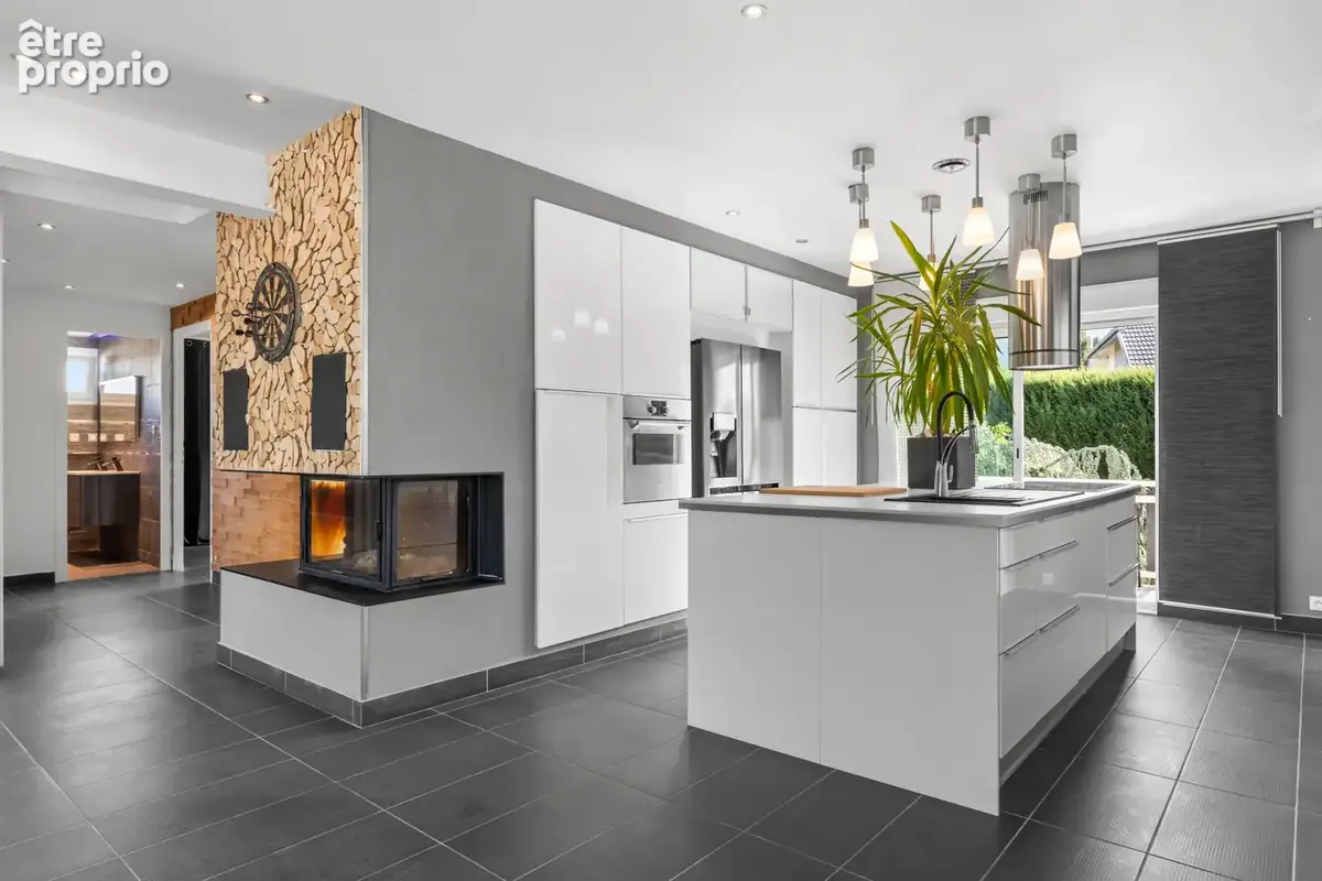 Aix-les-Bains - Maison 250 m2 - Terrain 908 m2 - photo 6