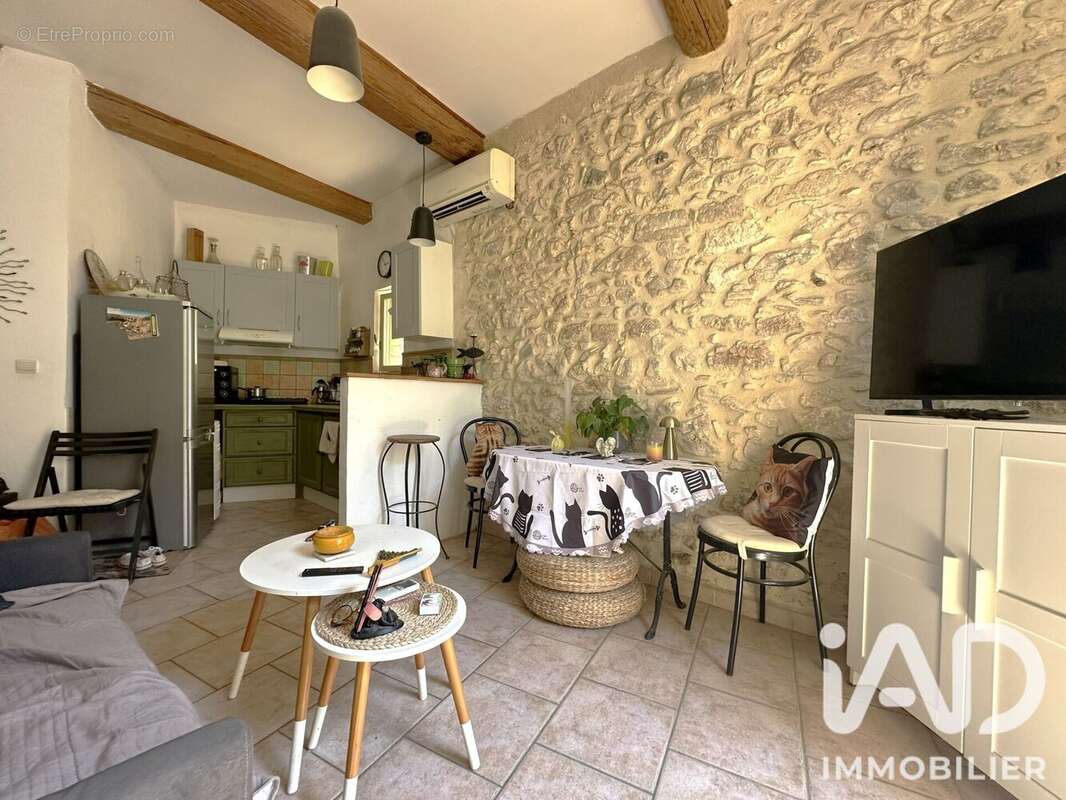 Appartement 70 m² à Collias  - photo 2