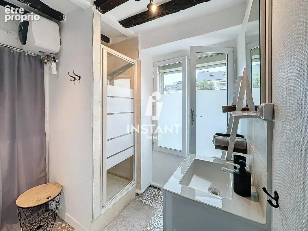 PARIS 14ème - RUE DE LA GAITE - Appartement T2 Charme et Confor - photo 13