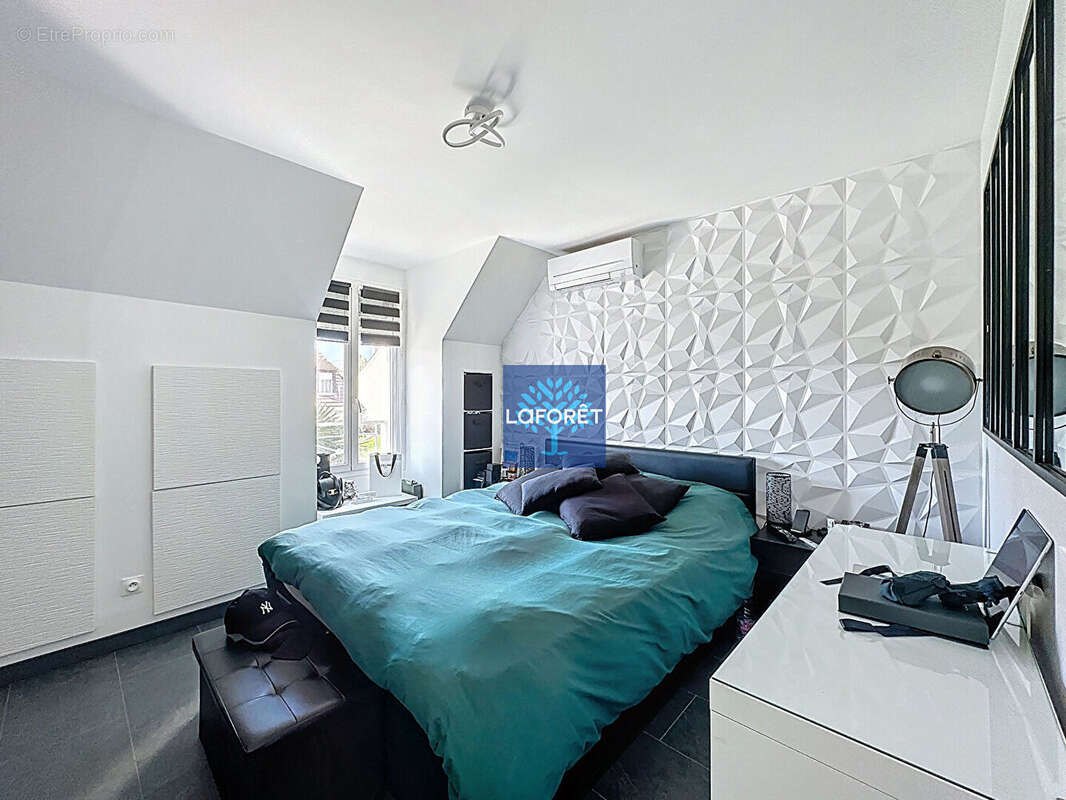 Maison à MAROLLES-EN-HUREPOIX