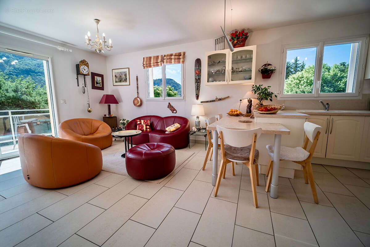 Maison à MENTHON-SAINT-BERNARD