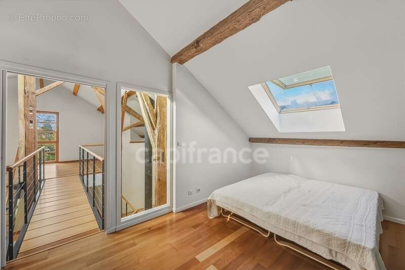 Maison à SAINT-GENIS-POUILLY