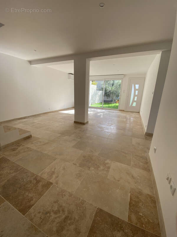 Maison à NANS-LES-PINS