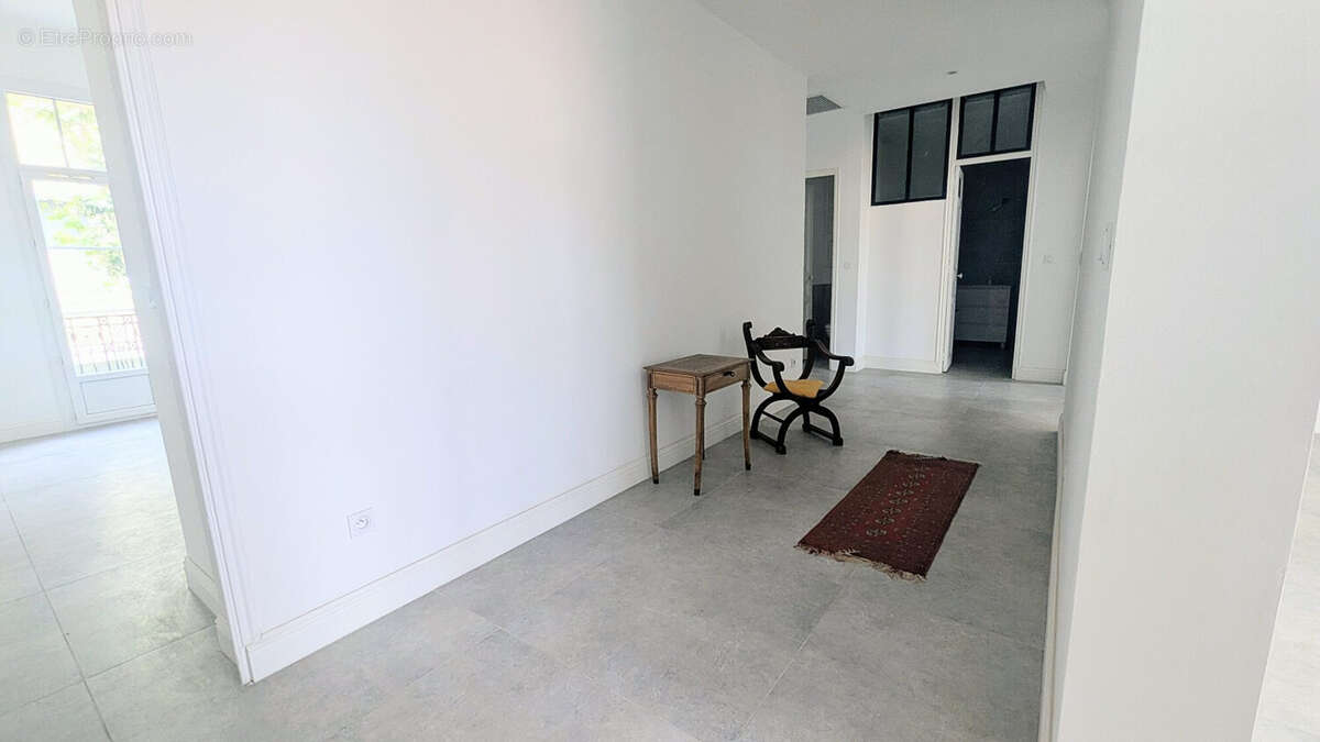 Appartement 131 m² à Hyeres  - photo 4